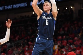 转会期体能课后，达拉斯独行侠状态回暖备战欧联，赛场秩序良好，阵容厚度经受考验的简单介绍-满冠体育官方